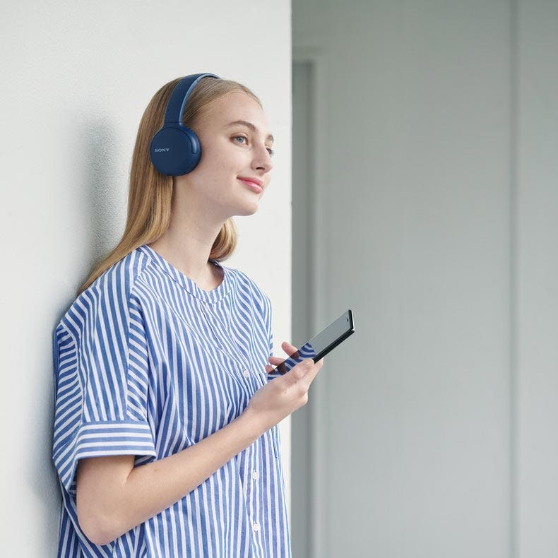 Sony WH-CH510 Bluetooth Over-Ear Headphones with upto 35 hr battery life